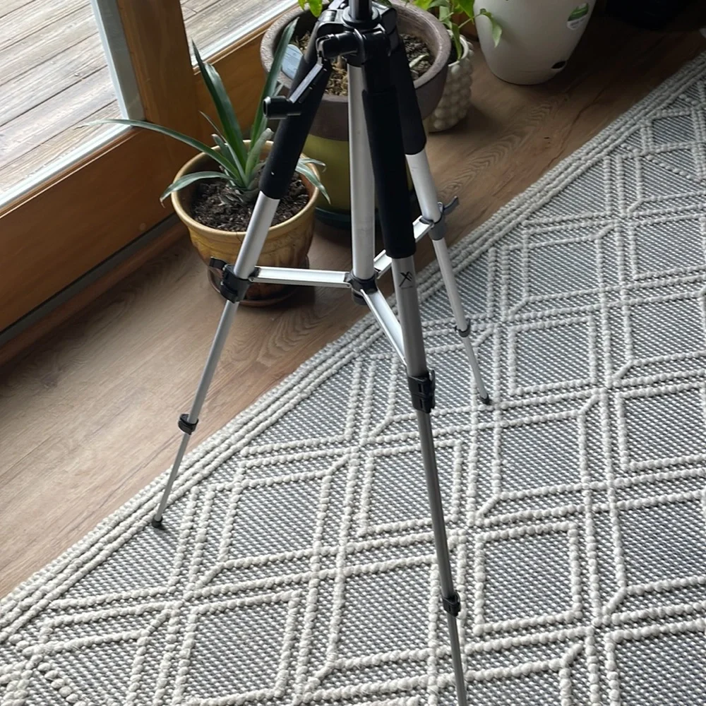Xit, xt57trs pro series tripod, 3 levels to go to 50 in